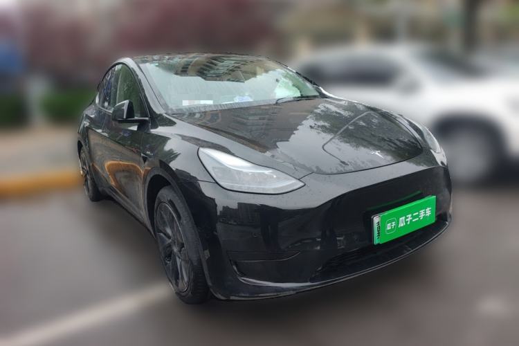 Used Tesla Model Y 2023 Rear-Wheel-Drive Version Front Right 45 Deg