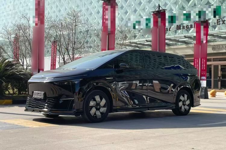 Used XPeng X9 2024 702 Ultra-Long Range Pro