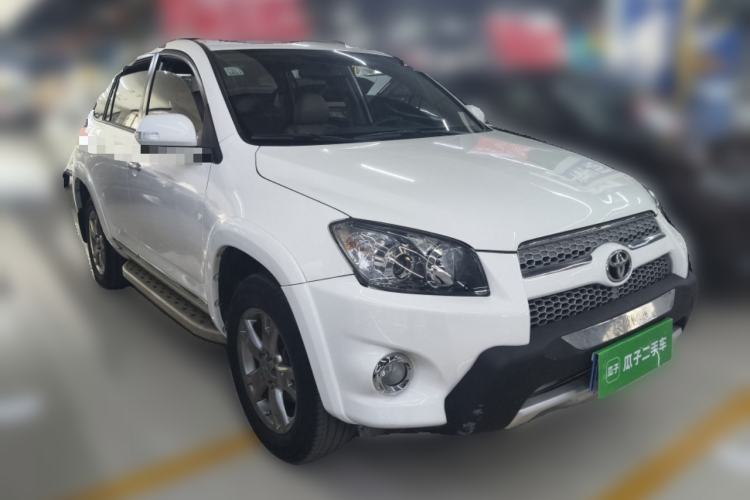 Used Toyota RAV4 2012 Luxurious 2.4L Automatic 4x4 with Stylish Features Front Right 45 Deg