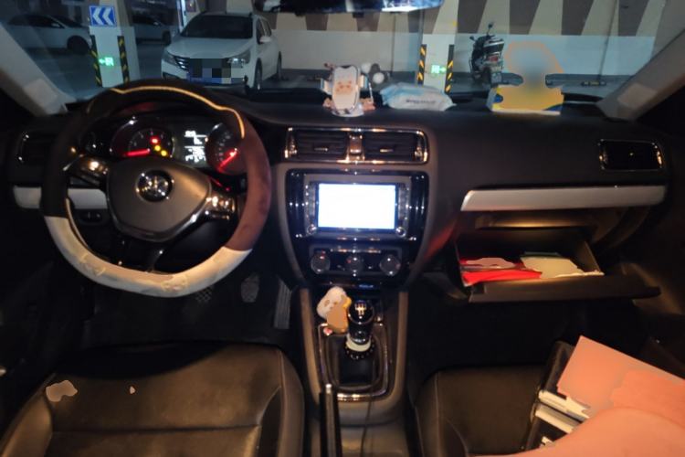 Used Volkswagen Sagitar 2017 1.6L Manual Comfort Model