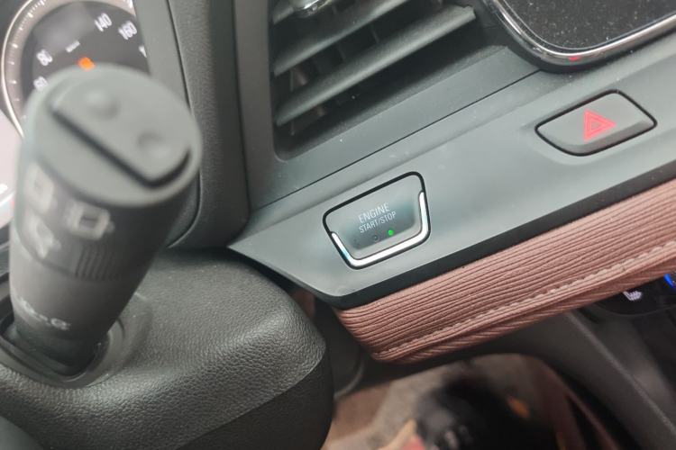 Used Buick GL6 2019 18T 6-Seater Connected Luxury Version China VI Standard
