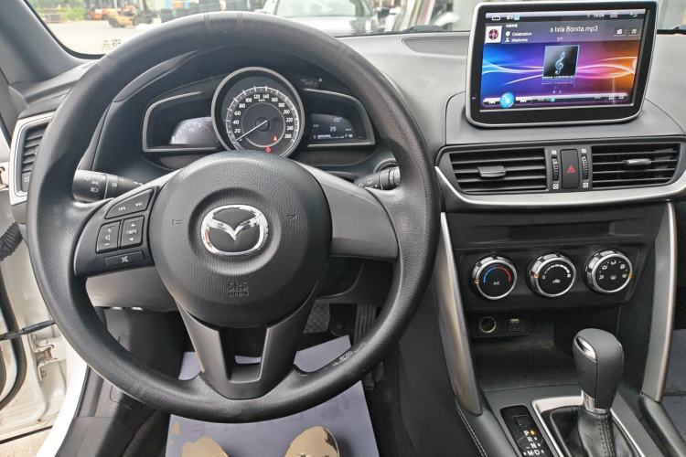 Used Mazda CX-4 2016 2.0L Automatic 2WD Blue Sky Dynamic Edition Center Console