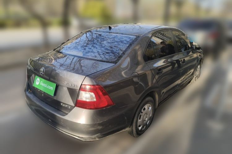 Used Skoda Rapid 2013 1.6L Automatic Enjoyment Model
