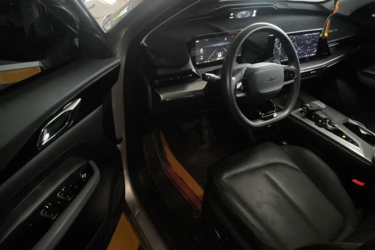 Used CHANGAN OSHAN Z6 2023 Blue Whale 1.5T DCT Smart Edition Driver Seat