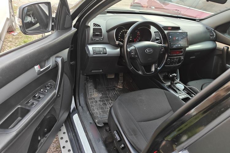 Used Kia Sorento 2013 2.4L 7-Seater Gasoline Comfort Version China IV Standard Driver Seat