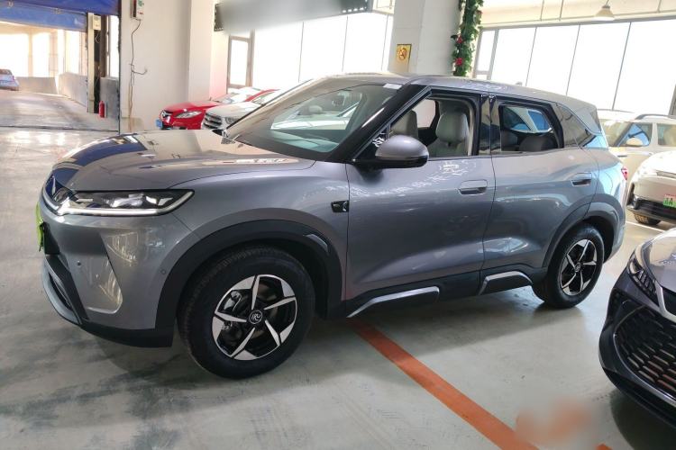 Used BYD Yuan UP 2025 Intelligent Driving Version 401 km Leading Edition
