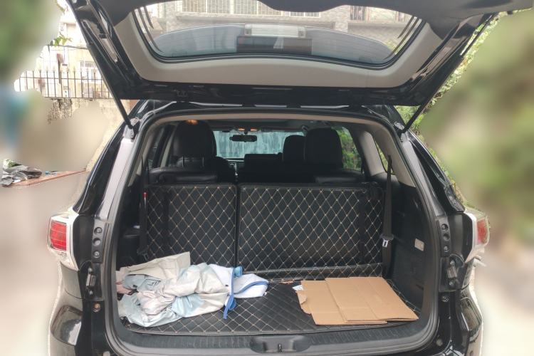 Used Toyota Highlander 2015 2.0T Four-Wheel Drive Luxury Edition 7-Seater Trunk