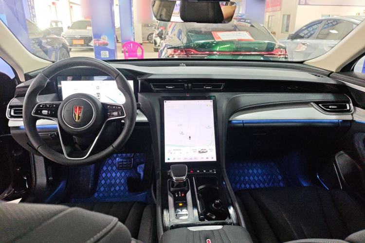 Used Hongqi H5 2025 2.0T Automatic Flag Edition – 500 000 Units Commemorative Version
