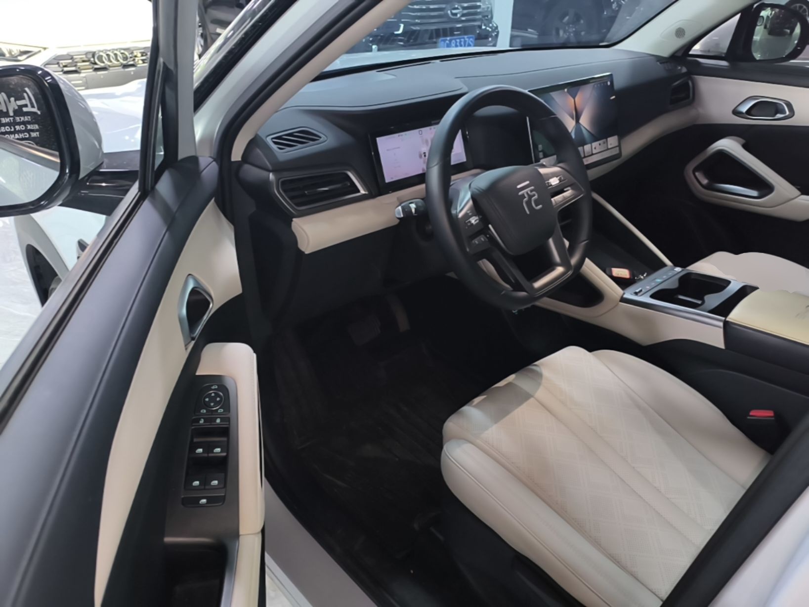 BYD Yuan UP 2025 Intelligent Driving Version 401 KM Dynamic Edition — снимка 18