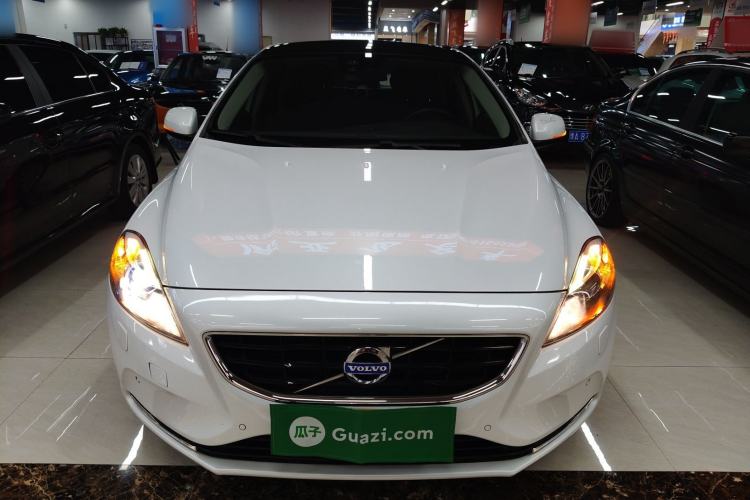 Used Volvo V40 2015 1.6T Zhiya Edition