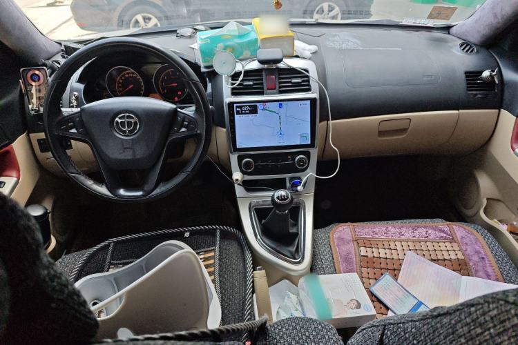 Used Brilliance H330 2013 1.5L Manual Luxury Model Center Console