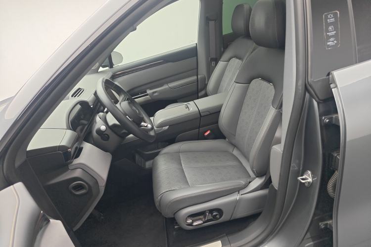 Used Zeekr 7X 2025 100 kWh Long-Range Rear-Wheel Drive with Intelligent Driving Features
