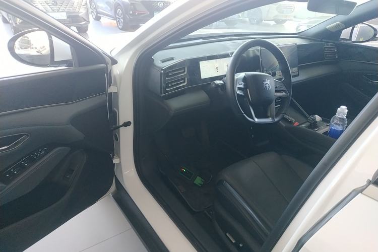 Used BYD Qin L 2025 DM-i Smart Drive 120KM Superior Model
