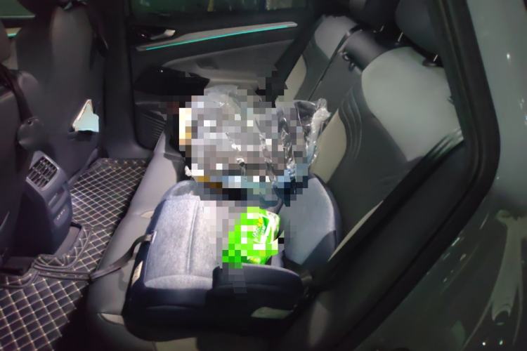 Used Volkswagen ID.4 CROZZ 2022 Long-Range Lite PRO Edition Left Rear Seat