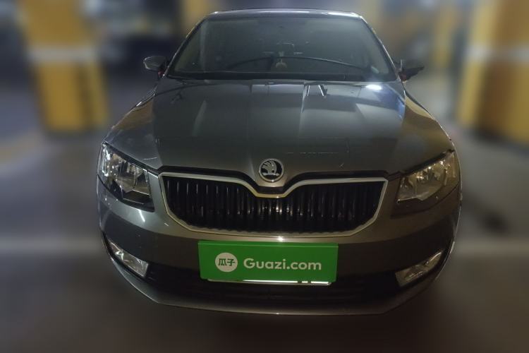 Used Skoda Octavia 2015 1.6L Manual Eado Edition Front