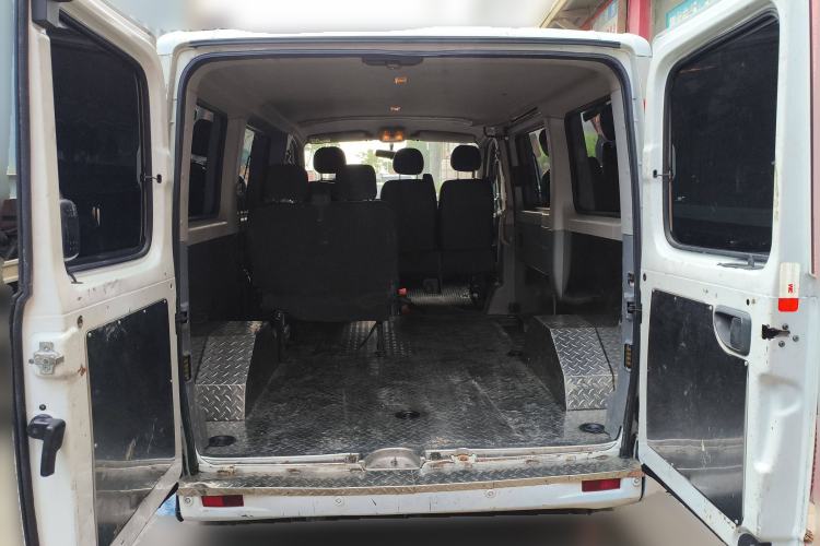 Used SAIC MAXUS Xintu V80 2021 2.0T PLUS AMT City Edition Short Wheelbase Ultra-Low Roof 5/6-Seater
