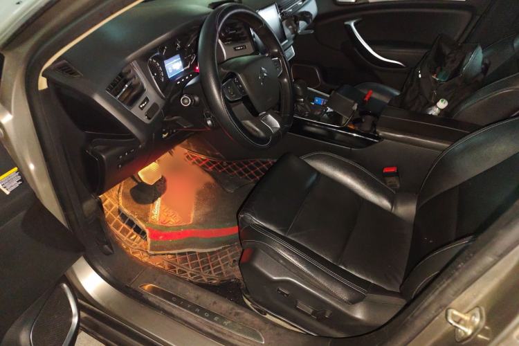 Used Citroen C5 2017 350THP Automatic Luxury Model Interior 3