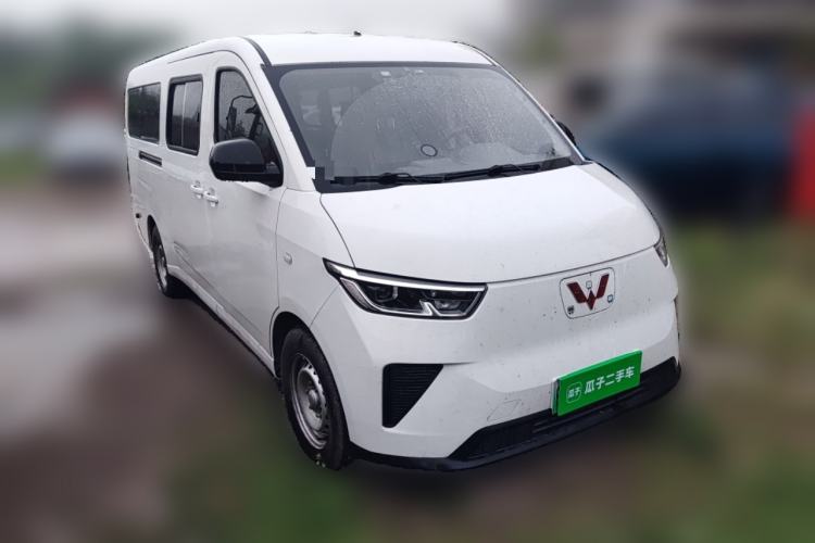 Used Wuling Yangguang 2025 Model 400km Bus Edition—Comfort Edition Front Right 45 Deg