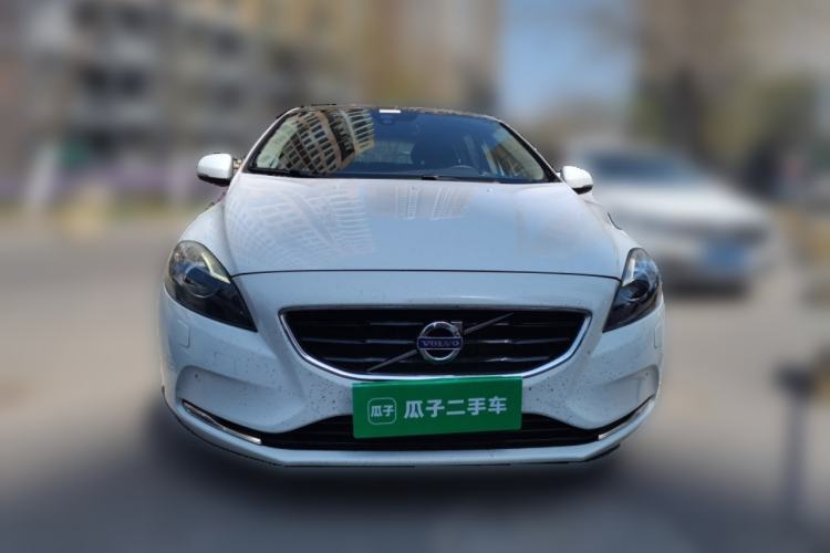 Used Volvo V40 2013 2.0T Zhiya Edition Front