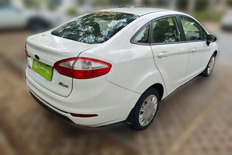 Used Ford Fiesta 2013 Sedan 1.5L Manual Fashion Edition

