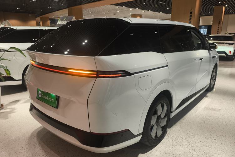 Used XPeng X9 2024 610 Long-Range Pro
