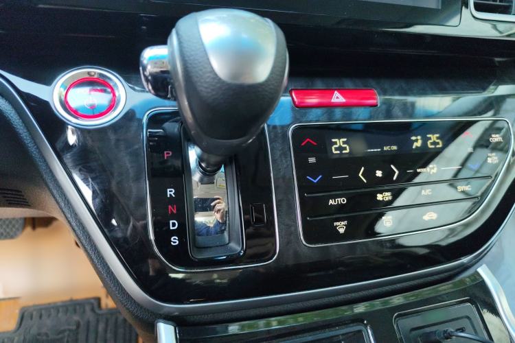 Used Honda Elysion 2019 2.0L Hybrid Luxury Edition