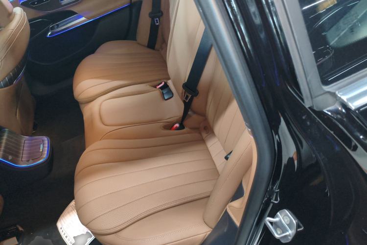 Used Mercedes-Benz E-Class New Energy 2024 E 350 e L Plug-in Hybrid Sedan Left Rear Seat