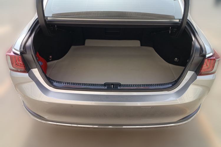 Used Lexus ES 2022 300h Deluxe Edition