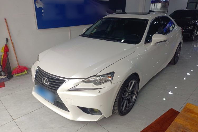Used Lexus IS 2015 200T Leading Edition