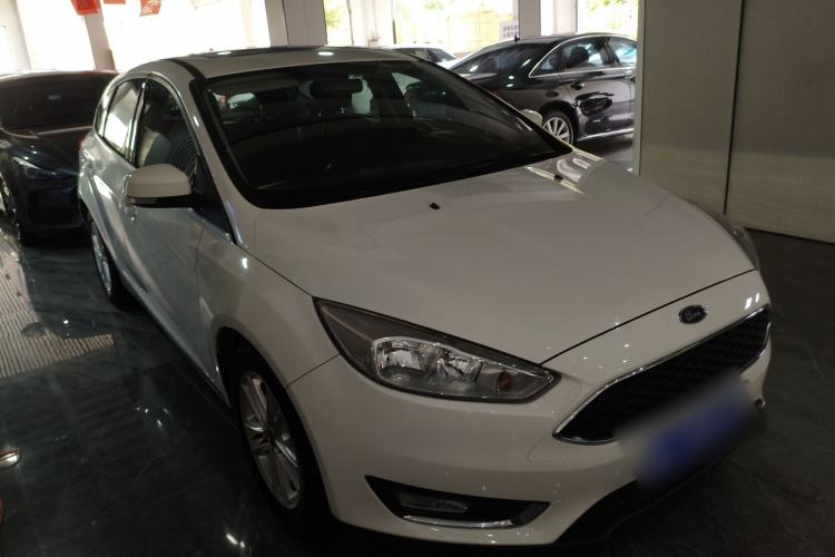 Used Ford Focus 2017 Hatchback EcoBoost 180 Automatic Elite Model Front Right 45 Deg