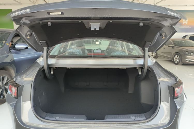 Used CHANGAN Eado PHEV 2025 Smart New Blue Whale 145KM High-Energy Edition
