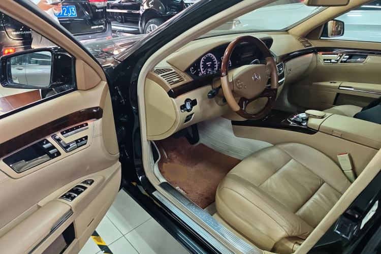 Used Mercedes-Benz S-Class 2011 S 500 L CGI 4MATIC