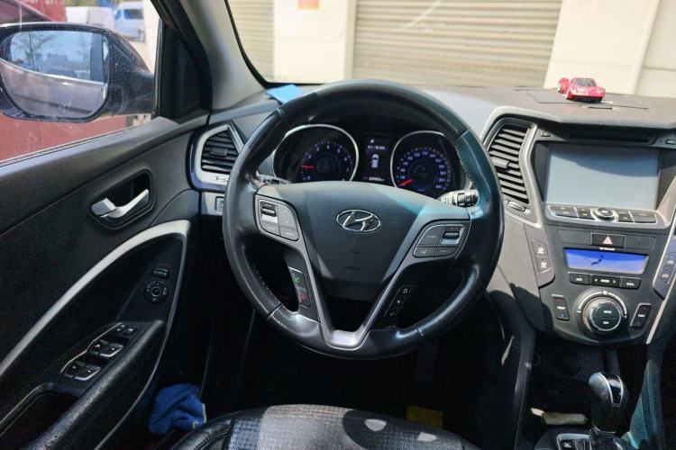 Used Hyundai Santa Fe 2013 2.4L Automatic Two-Wheel Drive Smart Version