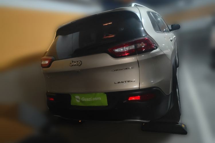 Used Jeep Cherokee 2017 2.0L Superior Edition