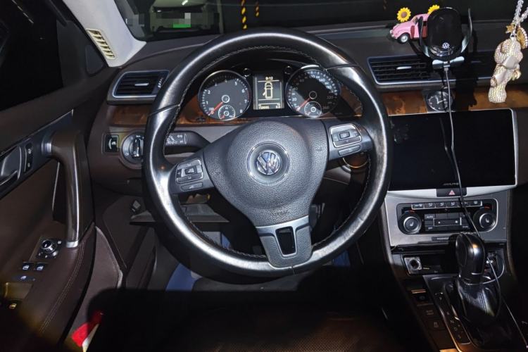 Used Volkswagen Magotan 2012 Travel Edition 2.0 TSI Luxury Version
