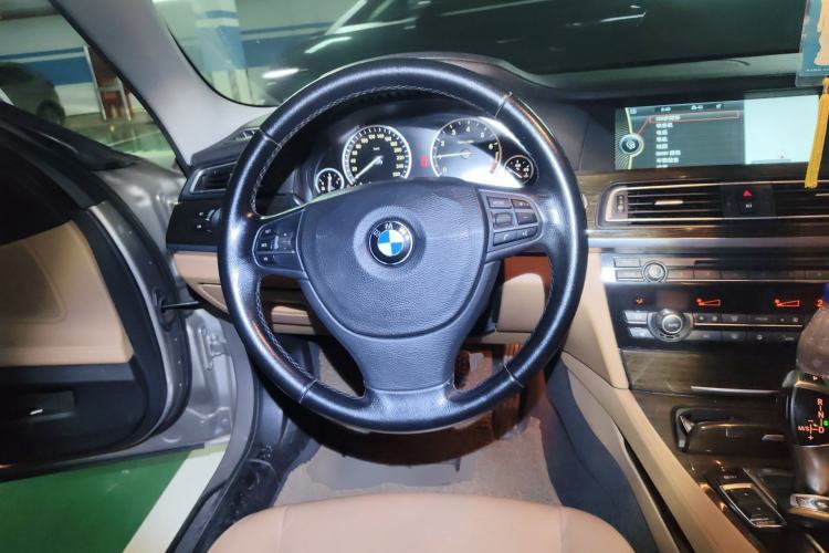 Used BMW 7 Series 2011 730Li Elegant Model Steering Wheel