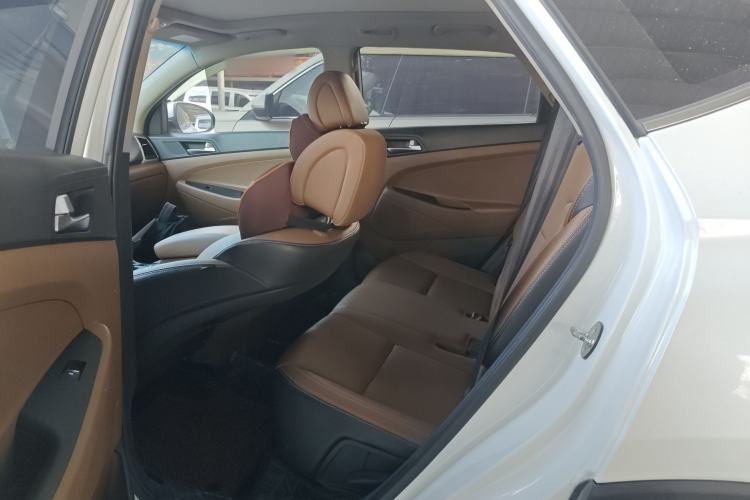 Used Hyundai Tucson 2015 1.6T Dual-Clutch Two-Wheel-Drive Smart Model Left Rear Seat