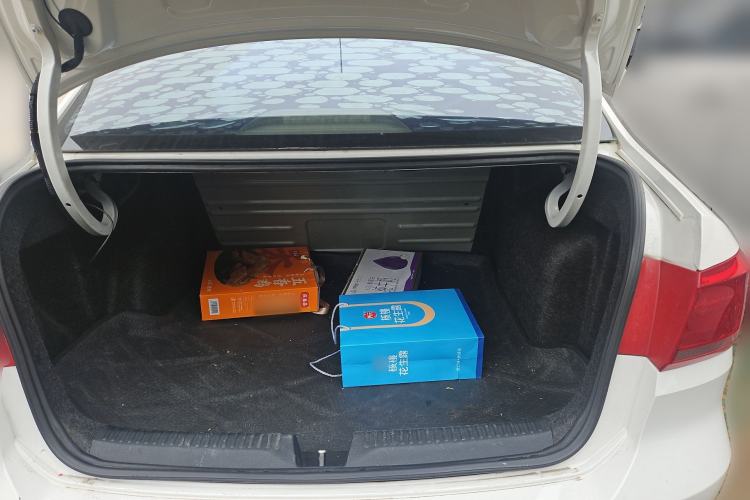 Used Volkswagen Santana 2015 1.4L Manual Comfort Edition Trunk