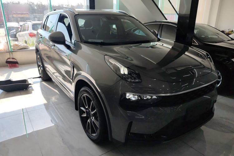 Used Lynk & Co 01 2021 2.0TD Two-Wheel-Drive Pro Trim Exterior 2