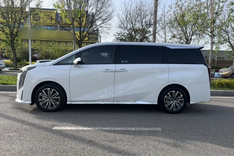 Used GAC Trumpchi M8 2024 Master Series 400T Prestige Edition Exterior 4