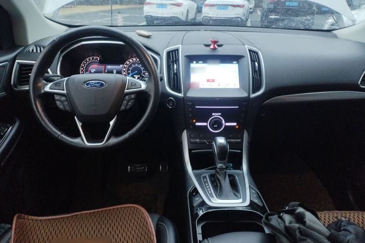 Used Ford Edge 2016 EcoBoost 245 Four-Wheel Drive Titanium 7-Seater Center Console