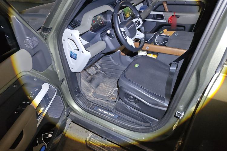 Used Land Rover Defender 2022 110 P400 X-DYNAMIC HSE Driver Seat