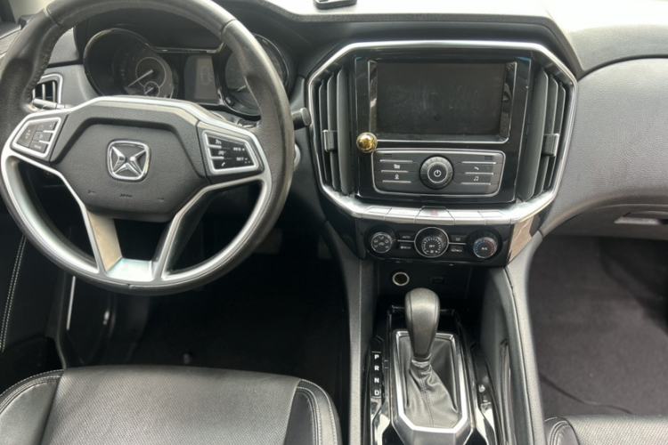 Used JMC Yusheng S350 2016 2.0T Automatic 4x4 Gasoline Luxury Version with Sunroof 7 Seats
