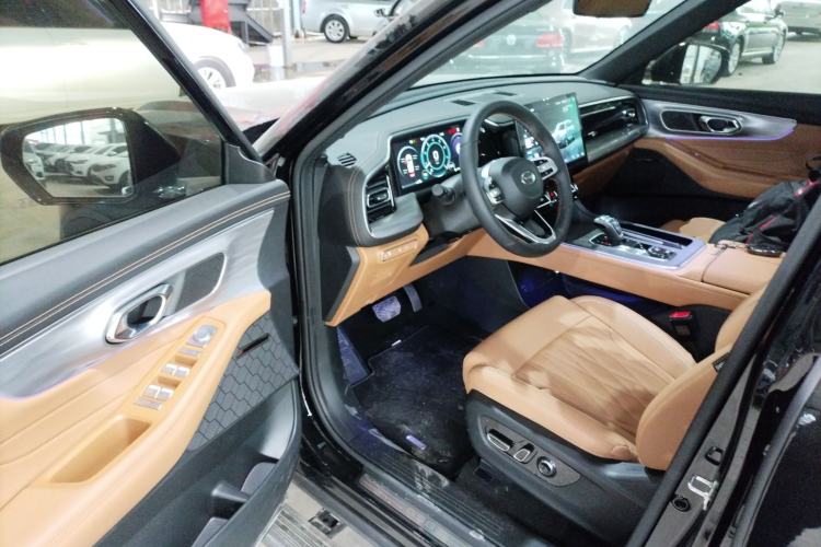 Used GAC Trumpchi GS8 2024 Linghang Series 2.0 TGDI Two-Wheel Drive Luxury Smart Connectivity Version
