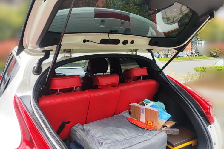 Used Infiniti ESQ 2014 1.6L Spontaneous Edition