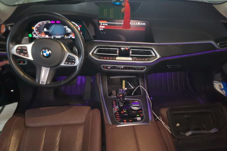 Used BMW X5 2021 xDrive40i Luxury Model with M Sport Package Center Console