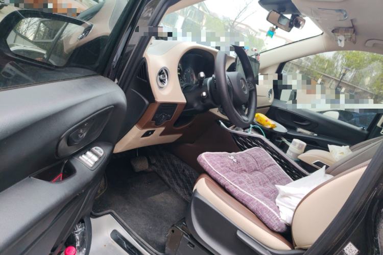 Used Mercedes-Benz Vito 2023 2.0T Elite Version 7 Seats Driver Seat