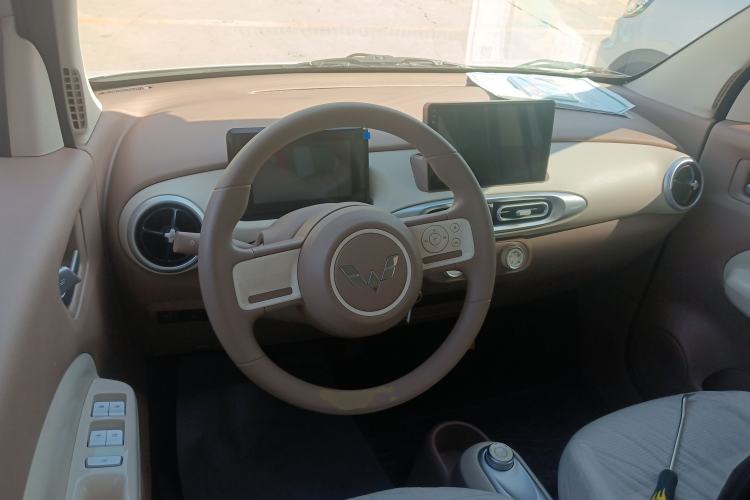 Used Wuling Hongguang MINIEV 2025 Four-Door Version Advanced Edition Steering Wheel