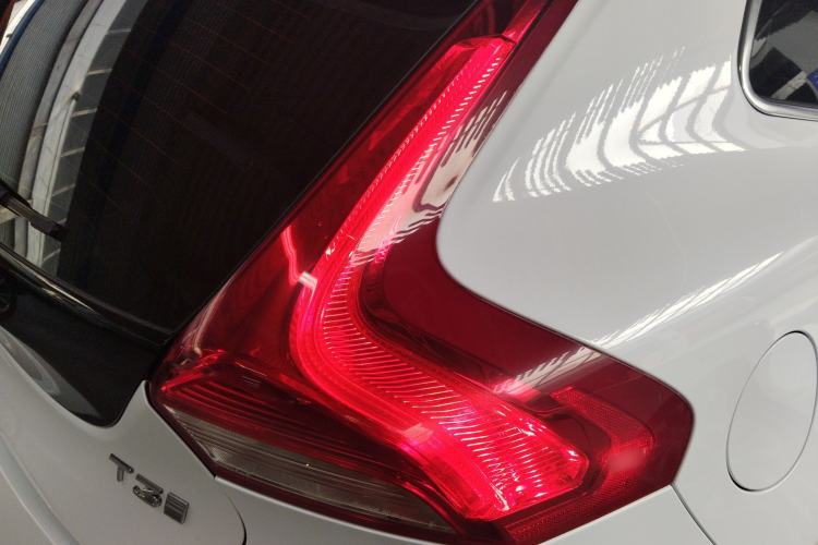 Used Volvo V40 2019 T3 Smart Luxury Edition
