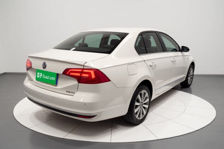 Used Volkswagen Bora 2016 230TSI Manual Comfort Version
